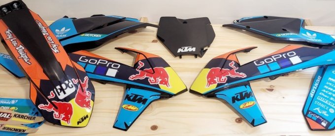 PACK Kit plastiques noir / et Kit déco GOPRO Bleu edition KTM SX/SXF 2016 / 2018  + HOUSSE DE SELLE 
