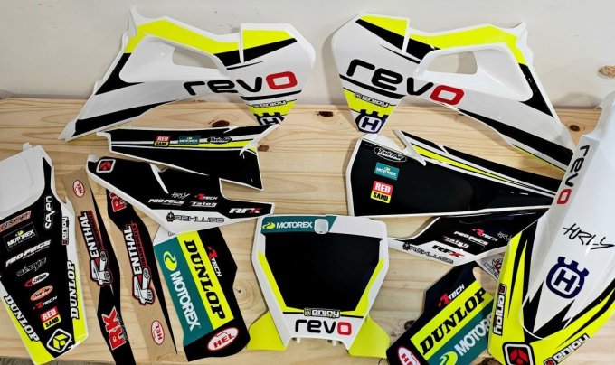 PACK ,Kit plastiques , Kit déco ,REVO ,JAUNE FLUO ,HVA ,2016 , 2017 , 2018,
